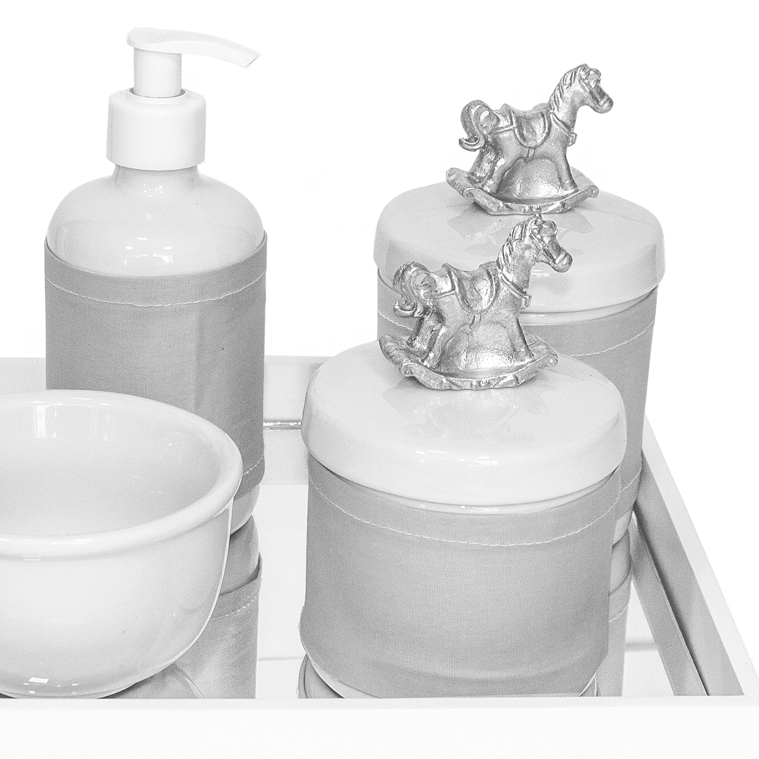Kit Higiene Espelho Potes, Molhadeira, Porta Álcool-Gel e Capa Cavalinho Prata Quarto Bebê Unissex