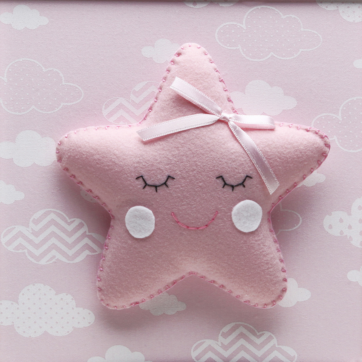 Quadro Decorativo Estrela Com Carinha Rosa Quarto Bebê Infantil Menina