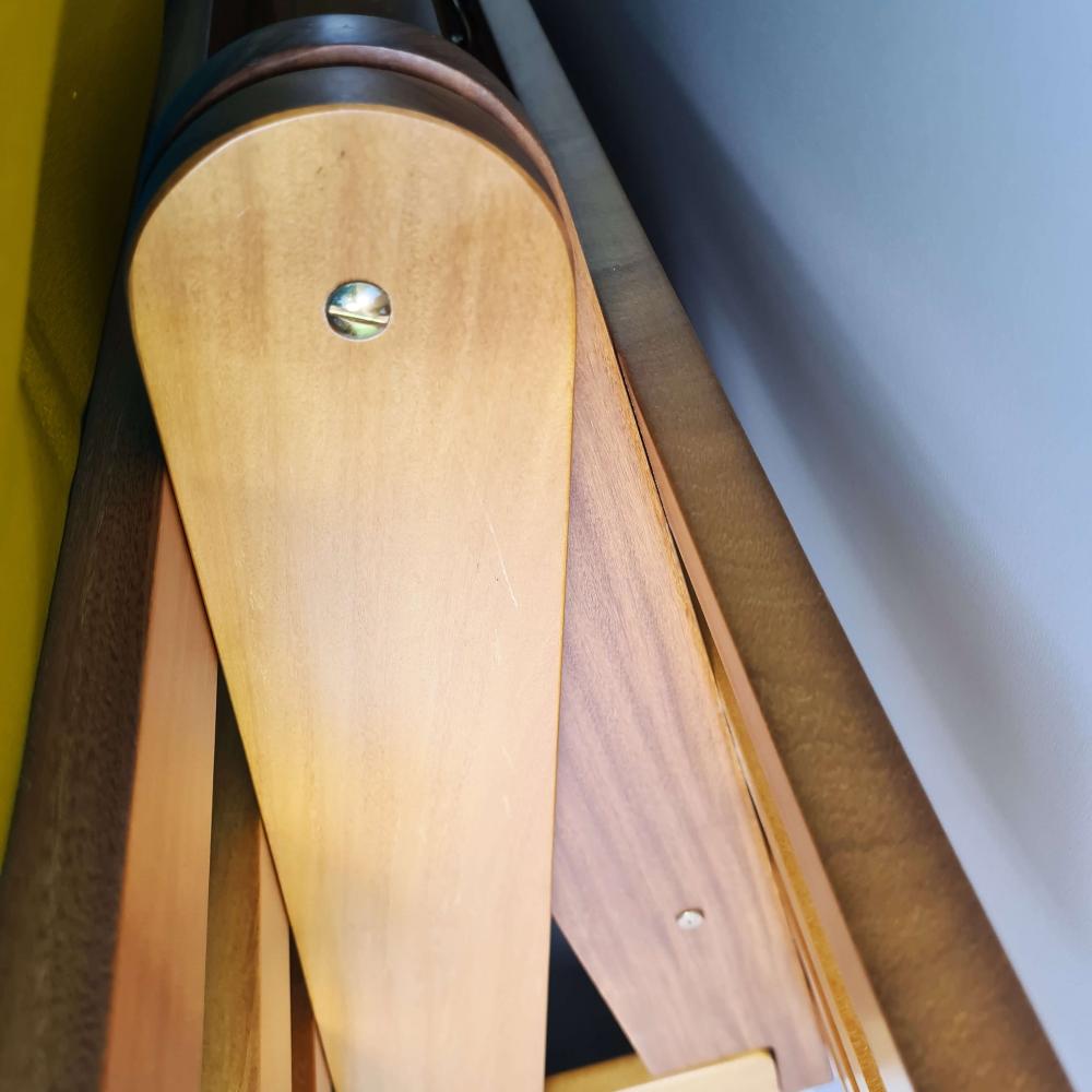 Sofá Cama Casal Futon Oriental Amarelo Com Madeira Nobre