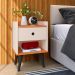 Mesa Cabeceira Off White/Cinamomo 1 Gaveta Organizadora Nicho Aberto Decorativo Pés Palito Retrô Mesinha Quarto Pés Preto - RPM Móveis