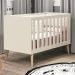 Berço Mini Cama Theo Areia Fosco com Pés Madeira Natural - Reller Móveis