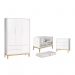 Dormitório Classic 3 Portas, Cômoda 3 Gavetas Branco com Pés Madeira Natural e Colchão D18 - Reller Móveis