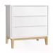 Dormitório Classic 3 Portas, Cômoda 3 Gavetas Branco com Pés Madeira Natural e Colchão D18 - Reller Móveis