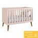 Dormitório Completo Infantil Theo 2 Portas, Cômoda 6 Gavetas, Berço e Mesa de Canto Rosa Fosco com Pés Amadeirado - Reller Móveis