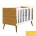 Dormitório Completo Infantil Theo 3 Portas, Cômoda 6 Gavetas e Berço Branco/Savana com Pés Amadeirado - Reller Móveis