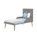Dormitório Theo Retrô 3 Portas, Cômoda 1 Porta, Berço, Mesa de Apoio Cinza Fosco com Pés Madeira Natural e Colchão - Reller Móveis 