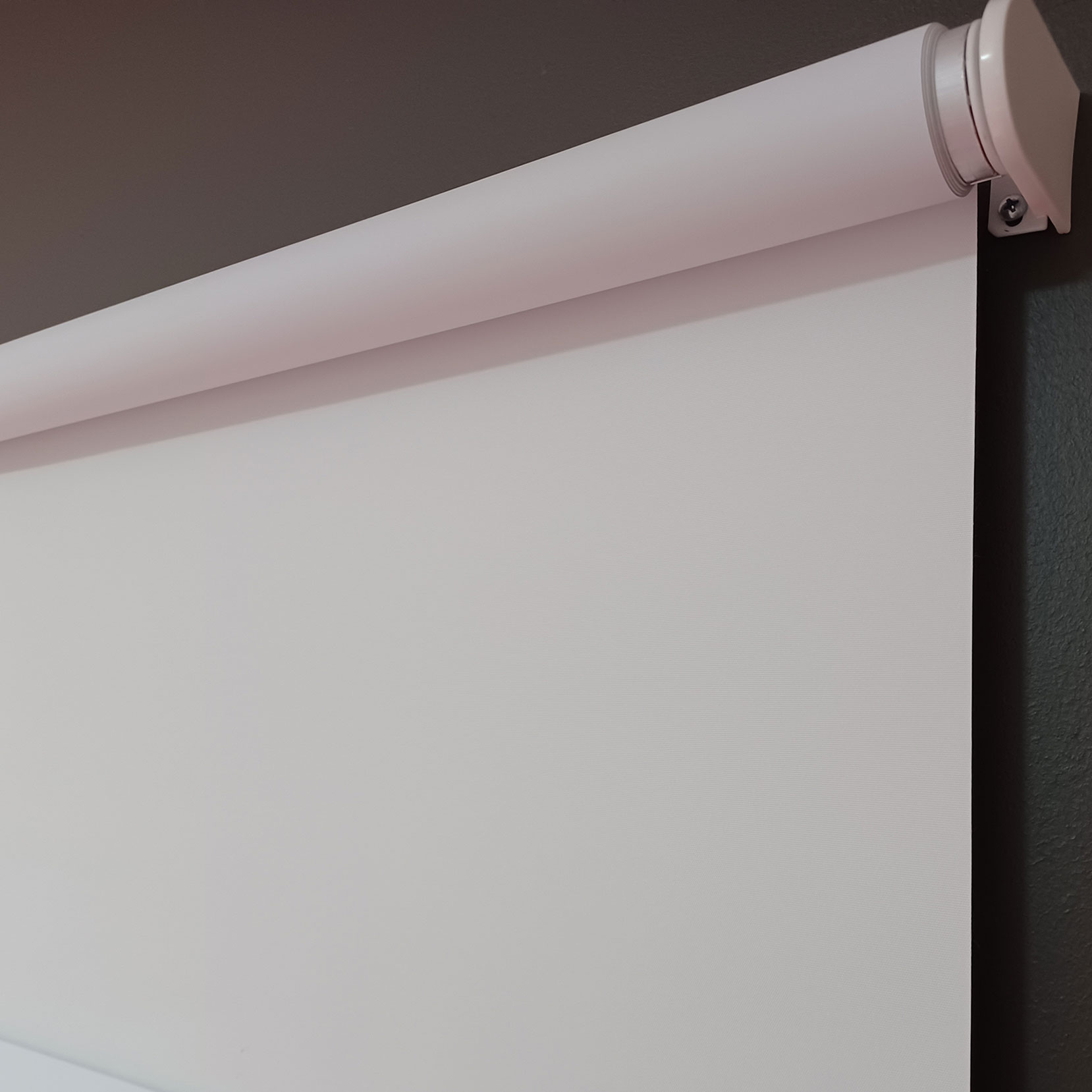 Cortina Persiana Rolô Blackout Branca 2,50 larg x 1,80 alt - Rollflex - Poliéster e PVC - Cortina Blackout Branco