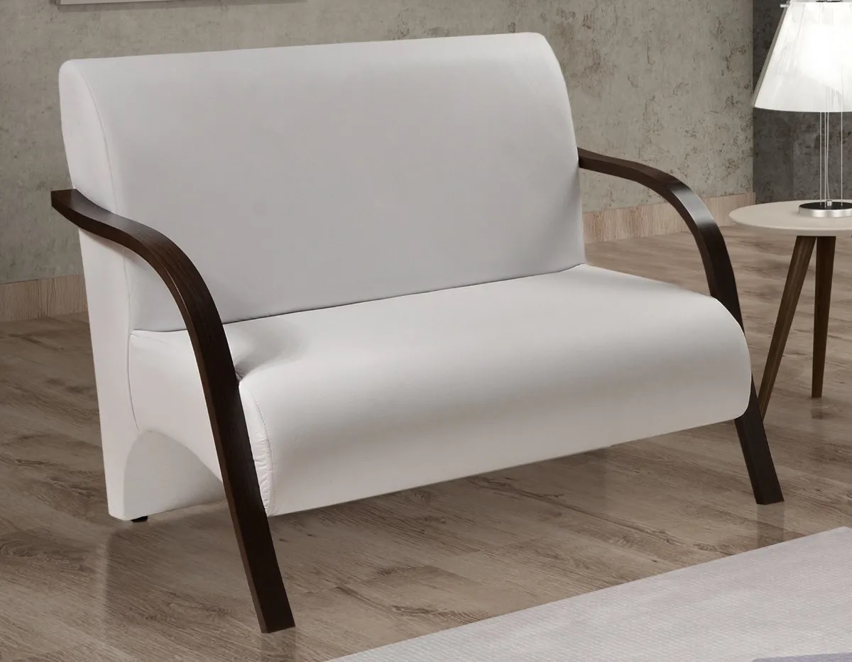 Poltrona Sofá Namoradeira Branca Em Curvin 2 Lugares Decorativa Confortável para Quarto Sala de Espera Recepção Braço de Madeira