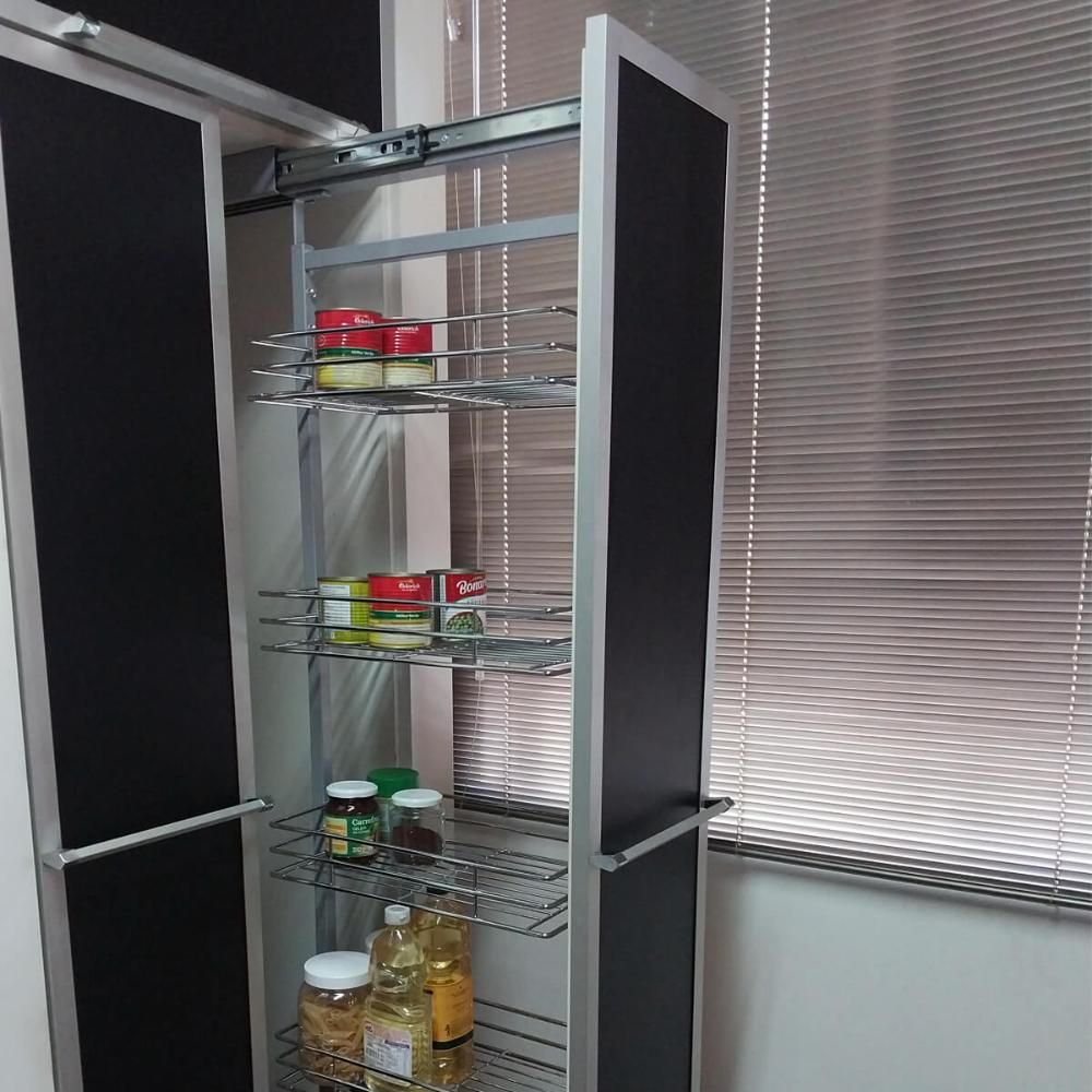 Coluna Deslizante com Corrediça 5 Cestos Aramados para Armário 47x25x146cm Schmitt