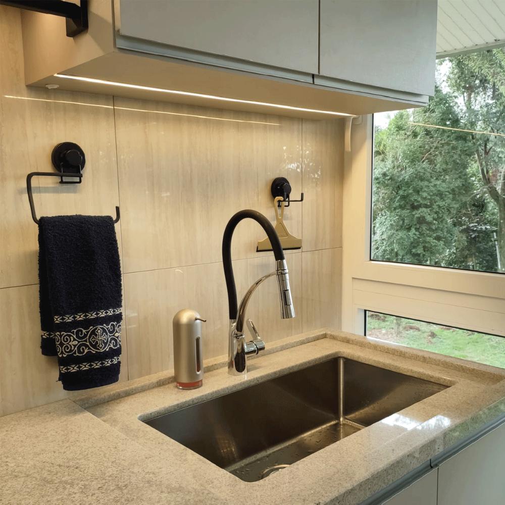Toalheiro com Ventosa Preto Fosco Porta Toalha de Rosto para Banheiro Lavabo Faciliti
