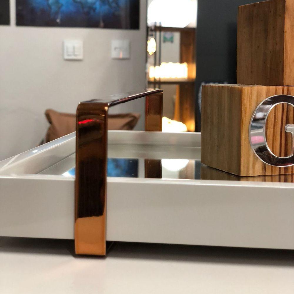 Bandeja Espelhada MDF Laqueado Off White com Alça em Metal Cobre
