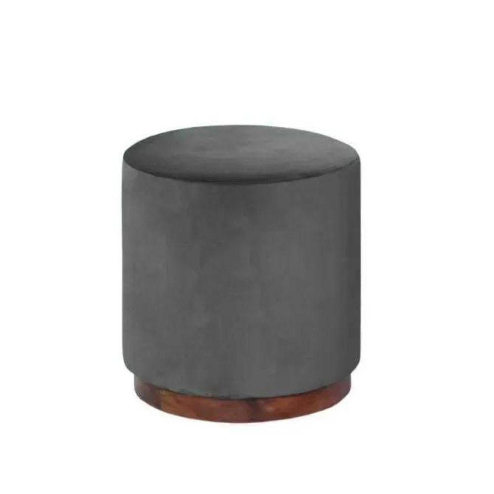 Puff Barcelona Decorativo Veludo Cinza Chumbo e Base Madeira