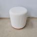 Puff Barcelona Decorativo com Bouclé Off White Base Madeira