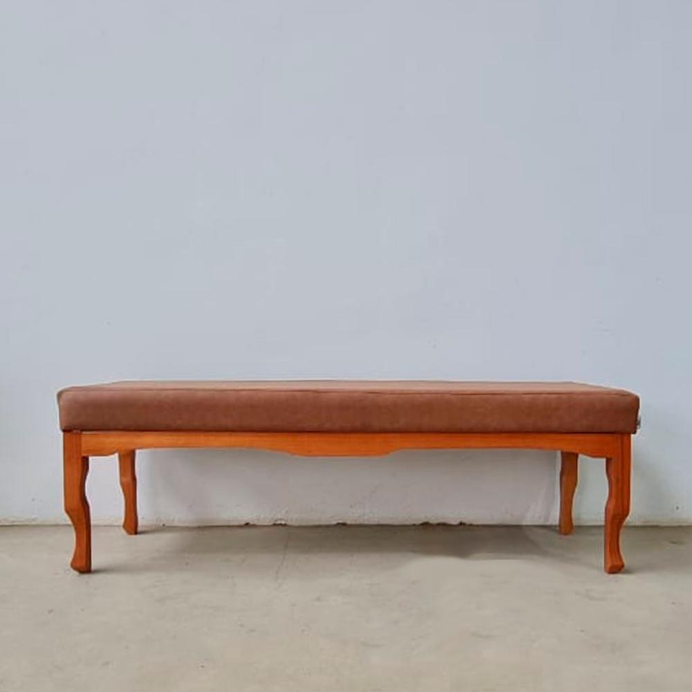 Puff Decorativo Recamier Imperial Couro Caramelo 1,40M