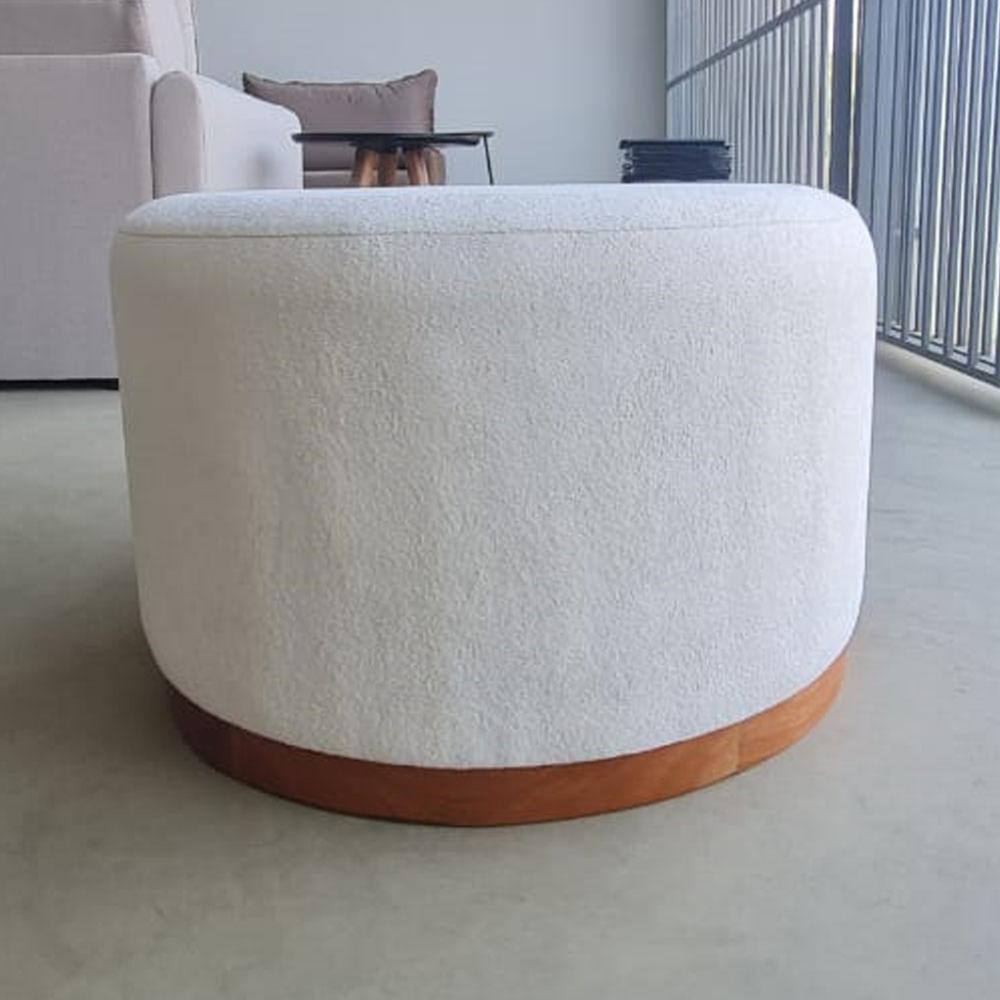 Puff Redondo Ipanema Boucle Off White com Base em Madeira