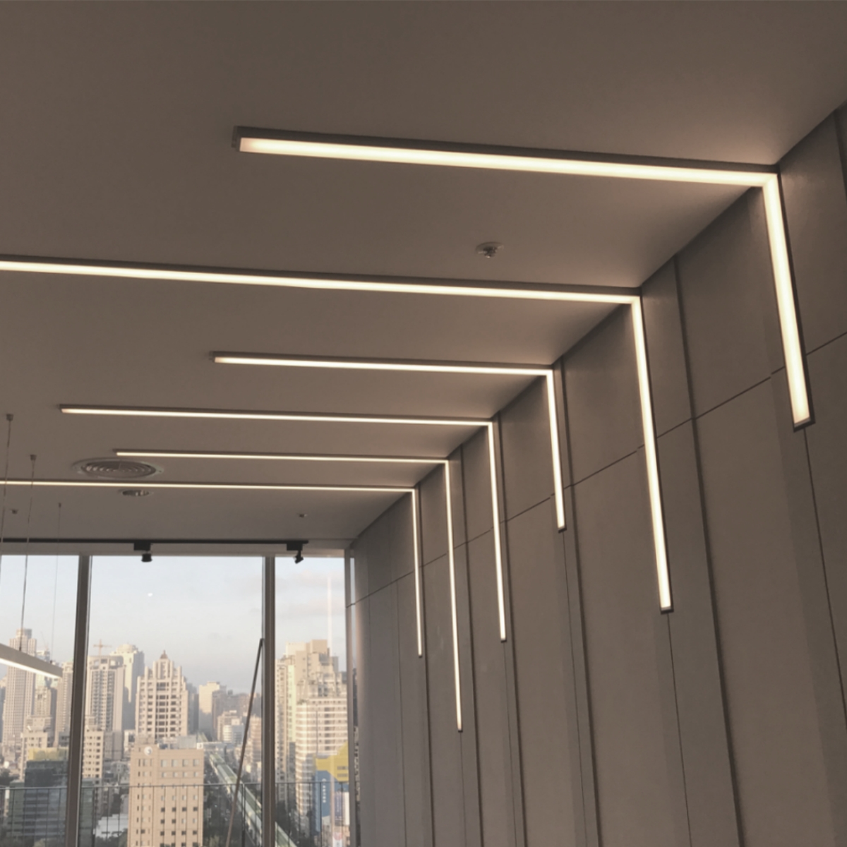 Perfil de Sobrepor Taschibra Para Fita de Led Zenith 50 Com 1 Metro Preto