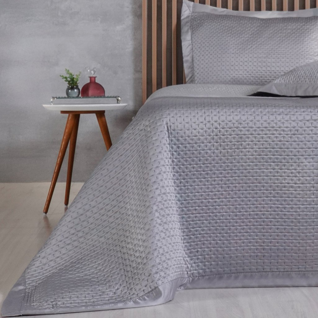 Kit Colcha Queen Satinatta Cetim Toque Pele de Pessego 240x260cm Cinza Elefante