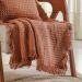 Kit Manta e 2 Capa de Almofada Decorativa para Sofá Waffle 100% Algodão 120x150cm Terracota