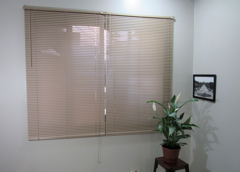 Persiana Horizontal PVC 25mm BLOCK LUXO 160larg x 160alt Café (2 pçs)