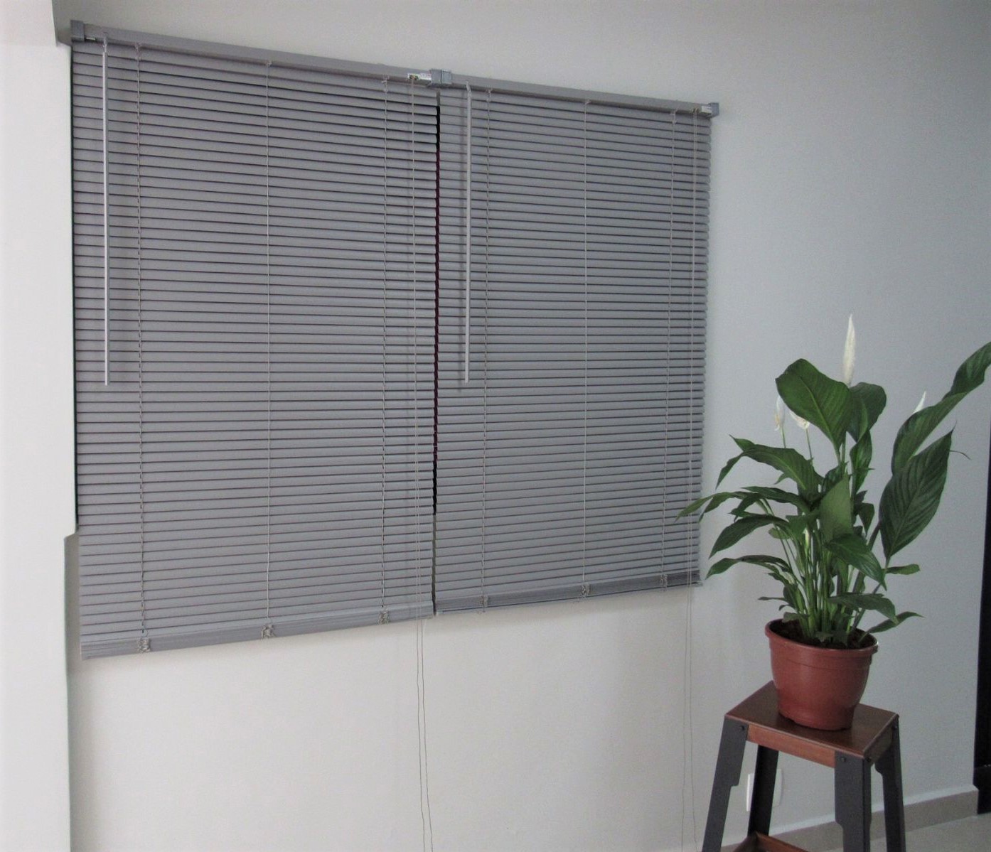 Persiana Horizontal PVC BLOCK 160larg x 160alt Cinza (2 pçs)