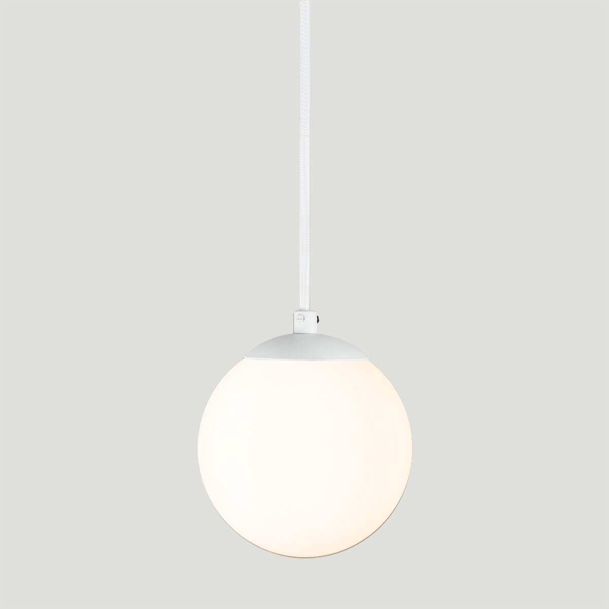 Pendente BRANCO C/ Globo de Vidro BRANCO de 14cm + LED 2W