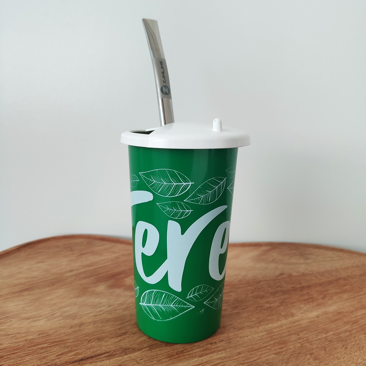 Copo Para Tomar Terere Chimarrão Gelado 450ml Com Tampa Verde