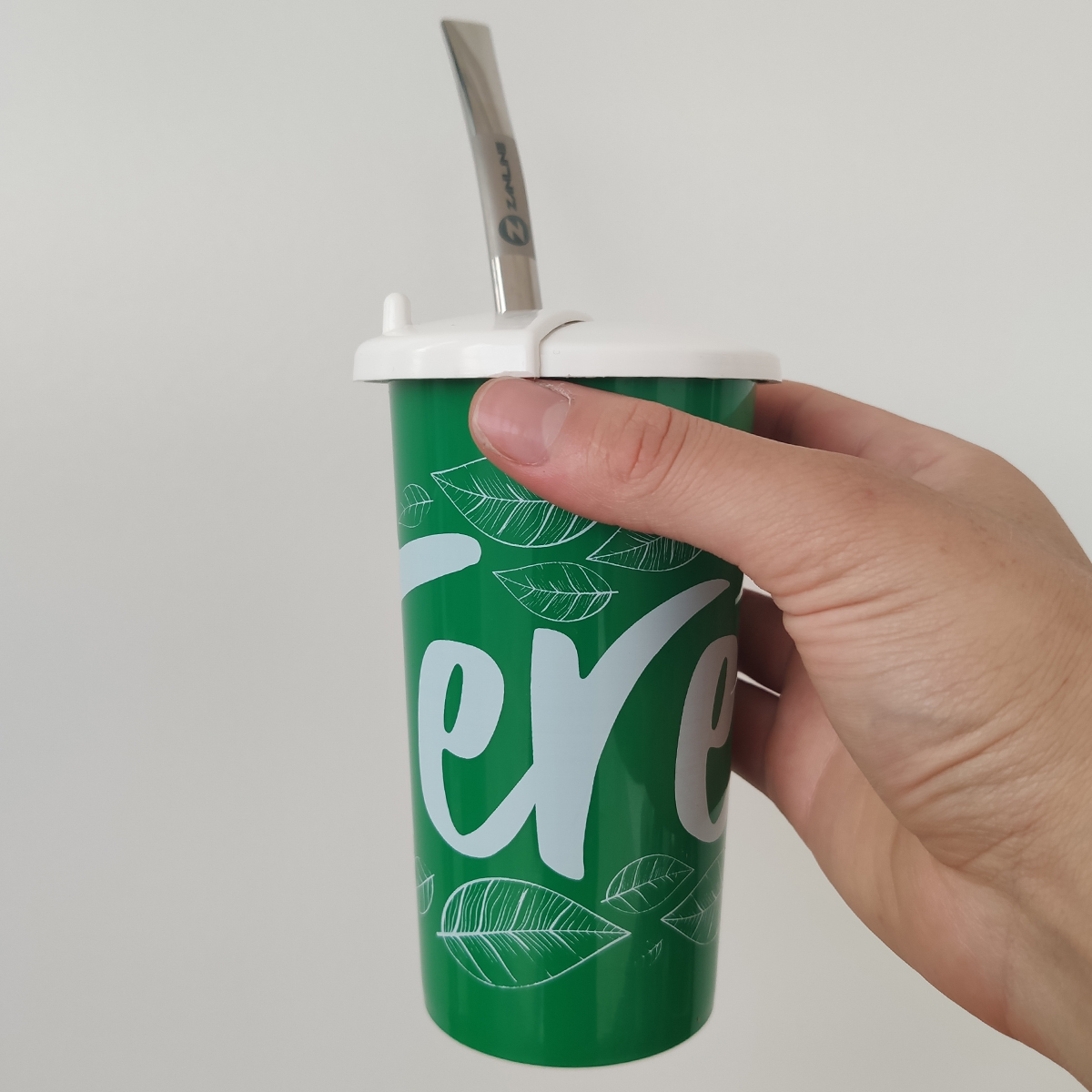 Copo Para Tomar Terere Chimarrão Gelado 450ml Com Tampa Verde