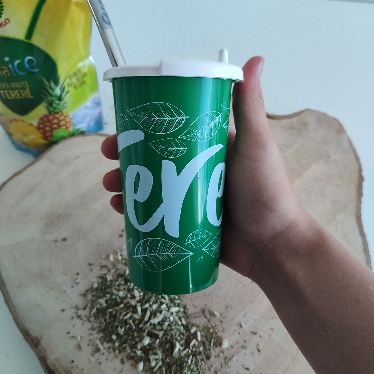 Copo Para Tomar Terere Chimarrão Gelado 450ml Com Tampa Verde