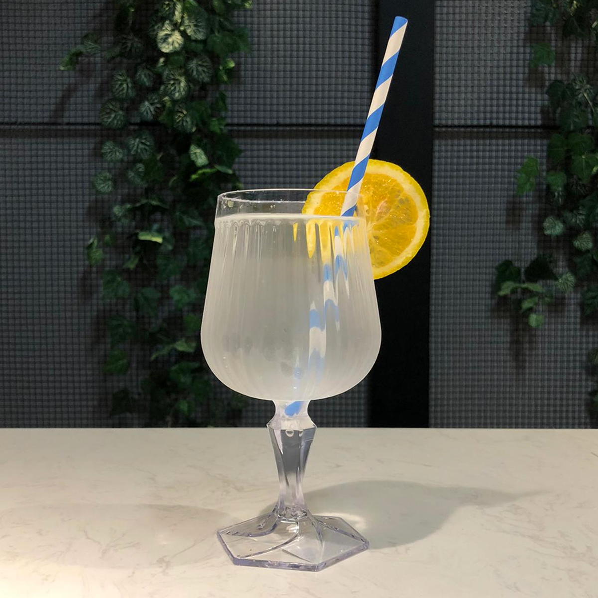 Taça Para Água Vinho Suco 350ml Plástico UZ Axé Transparente Bebidas