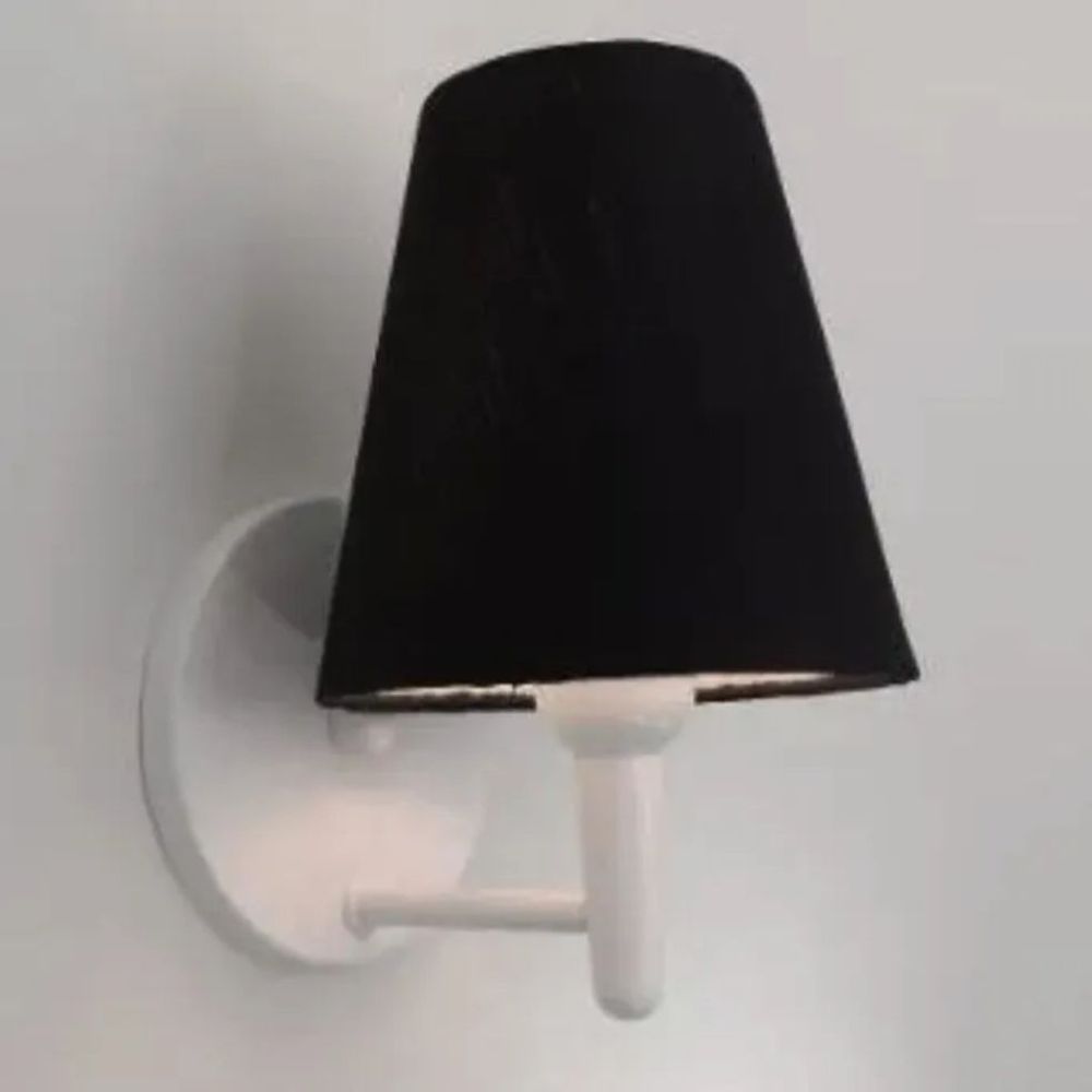Arandela Cone Md-2004 Branco Cúpula em Tecido Preto