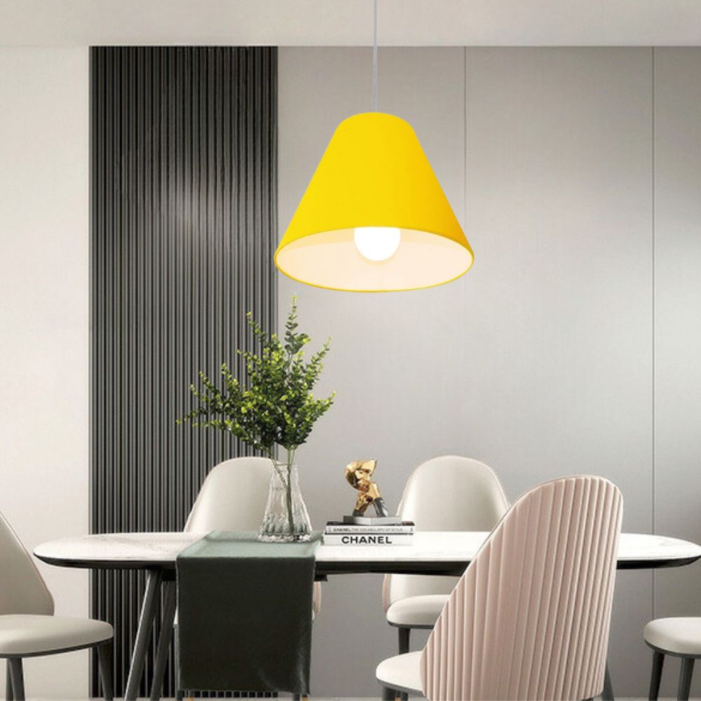 Pendente Cone Md-4028 Cúpula em Tecido 25-30x12cm Amarelo - Bivolt