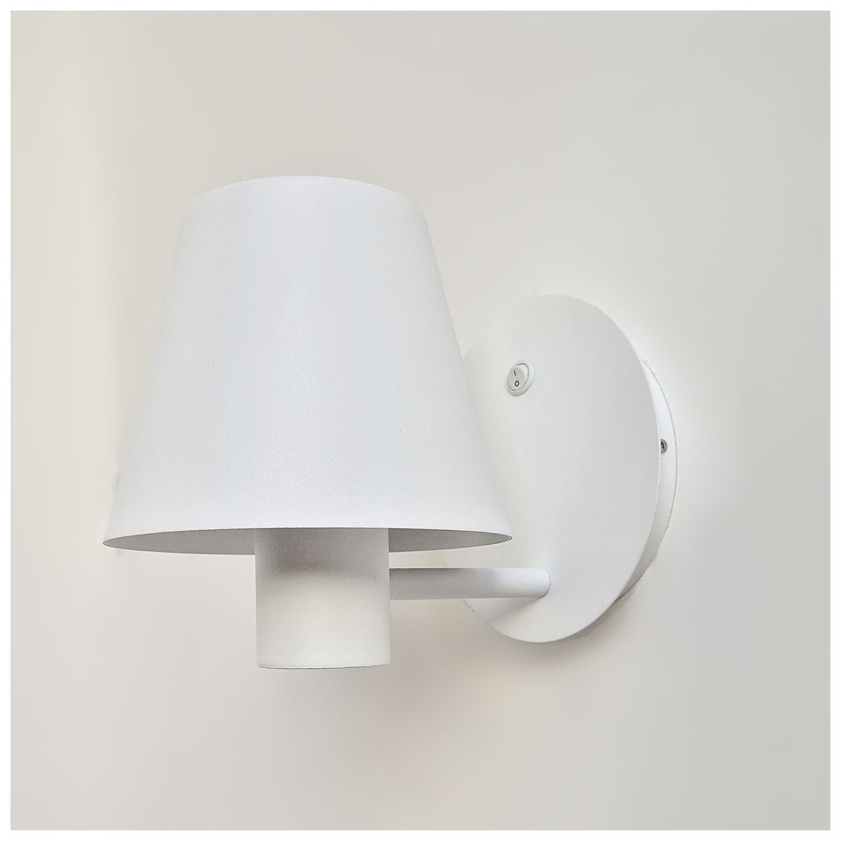 Arandela Com Interruptor Carlotta 4078 Cor Branco