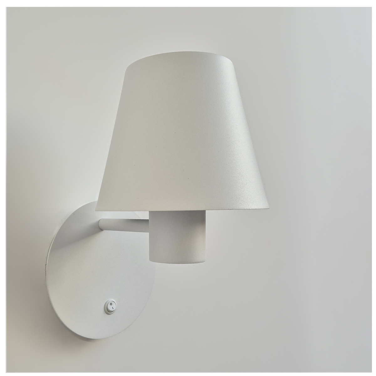 Arandela Com Interruptor Carlotta 4078 Cor Branco