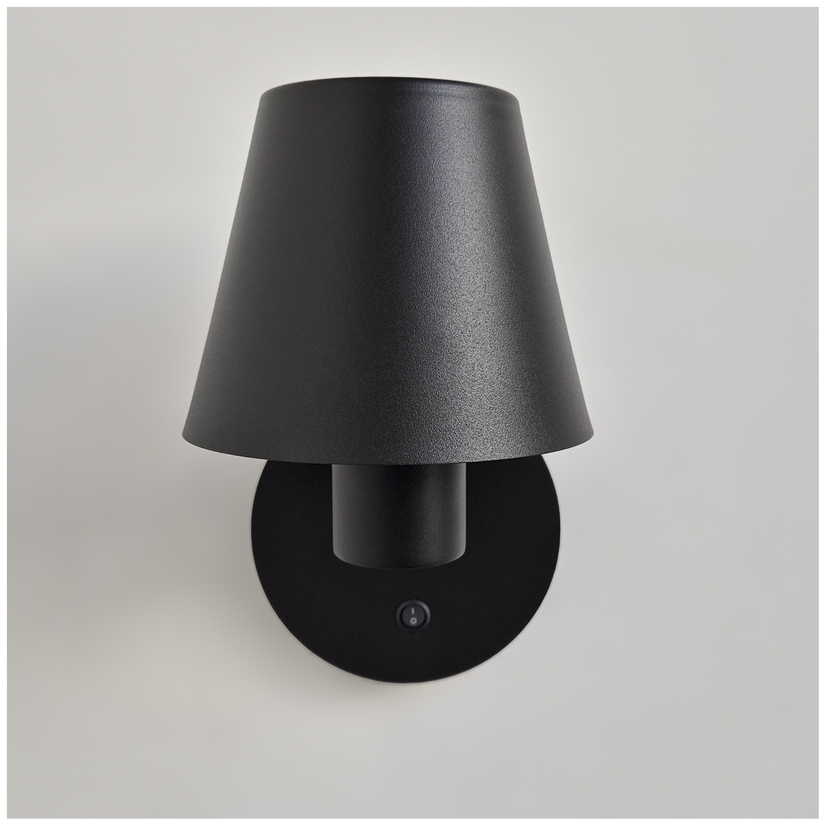 Arandela Com Interruptor Carlotta 4078 Cor Preto