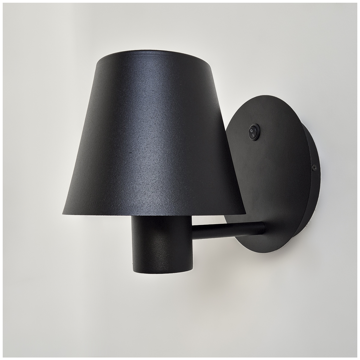 Arandela Com Interruptor Carlotta 4078 Cor Preto