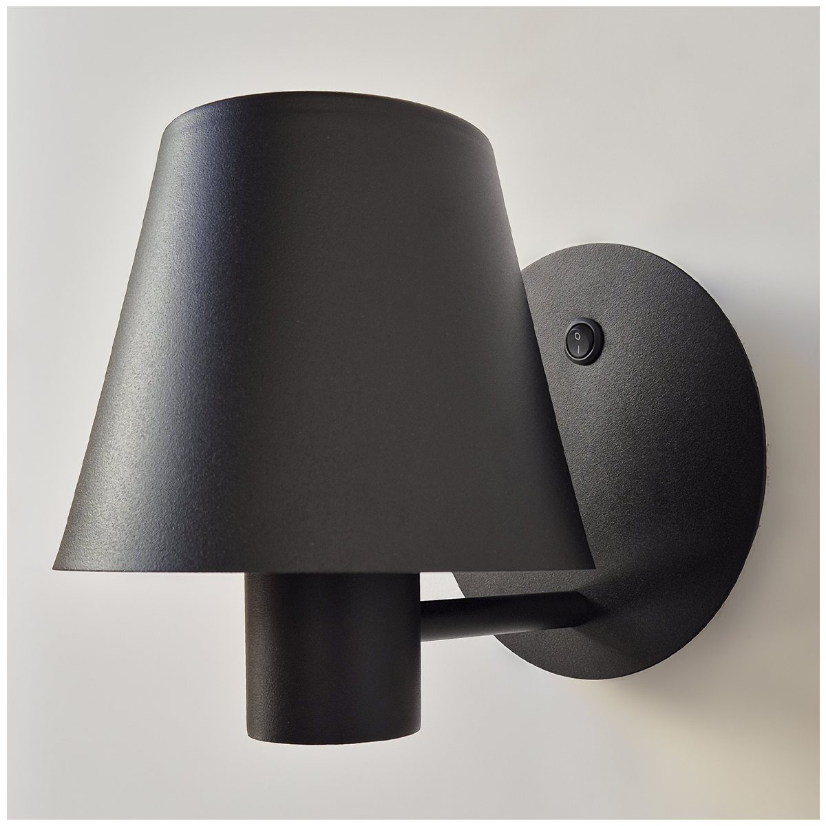 Arandela Com Interruptor Carlotta 4078 Cor Preto