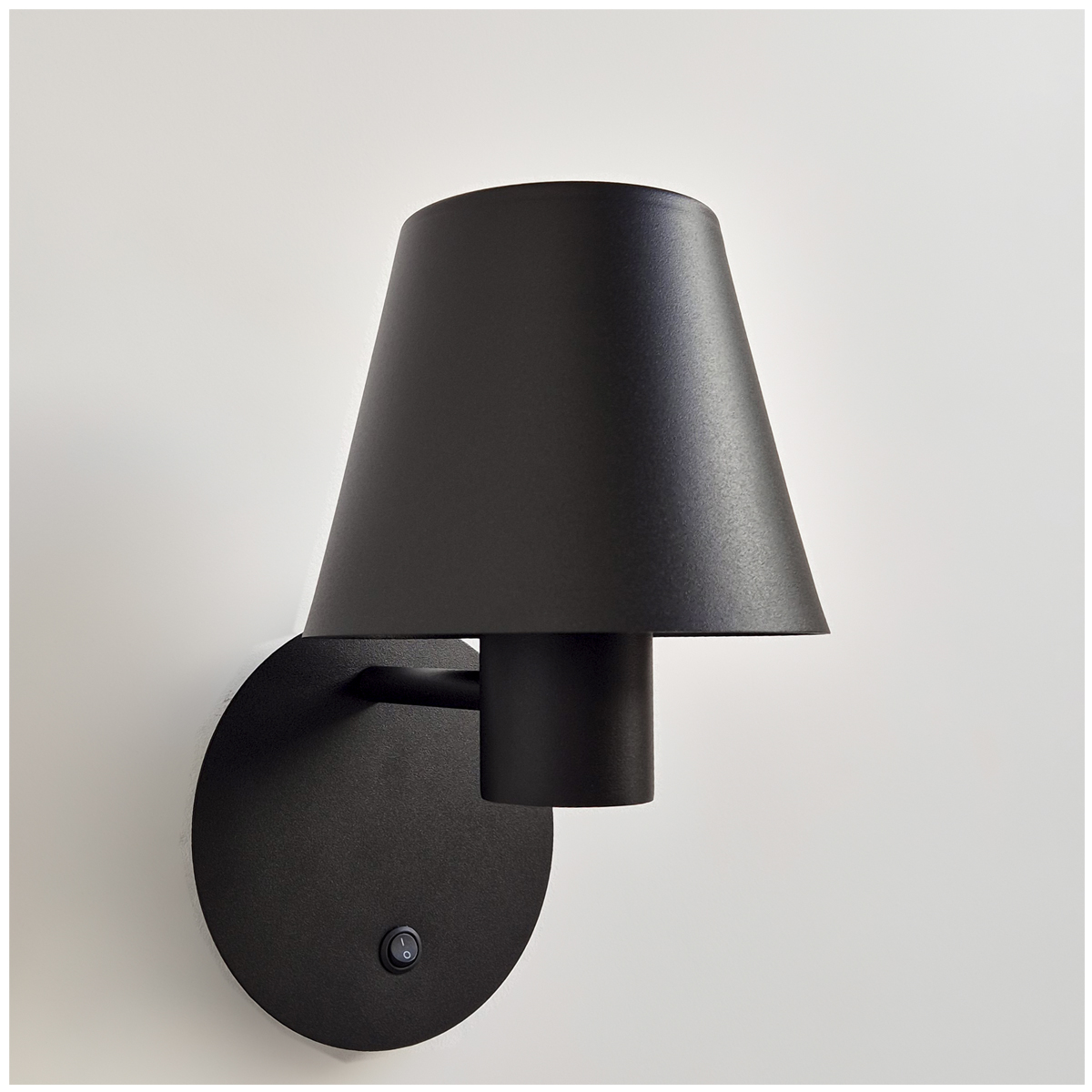 Arandela Com Interruptor Carlotta 4078 Cor Preto