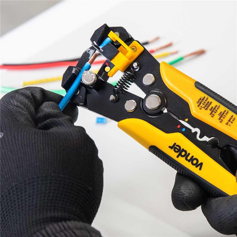 Alicate desencapador 8" para fios isolado VONDER