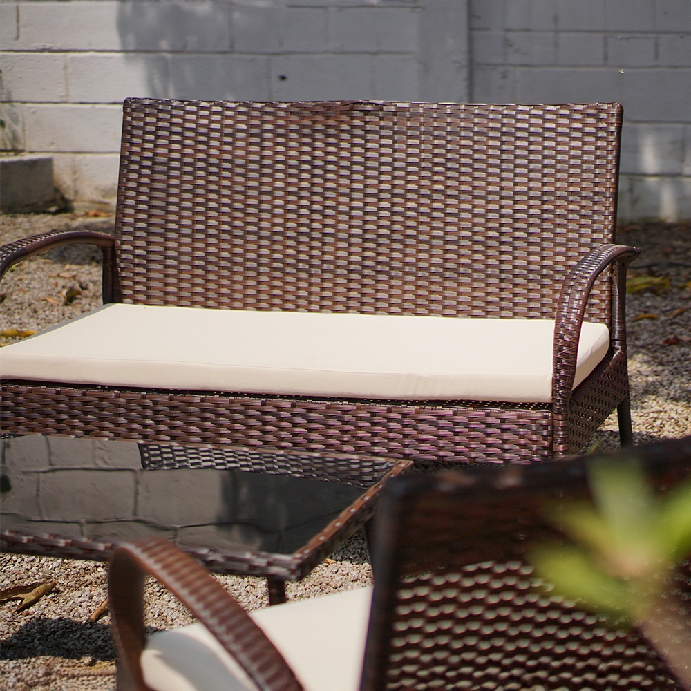 Conjunto Sofá + 2 Poltronas Rattan Assento Estofado + Mesa com Tampo de Vidro Para Área Externa