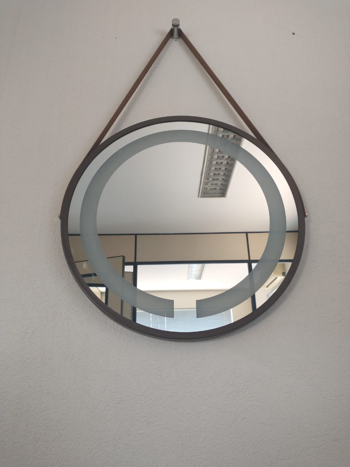 Espelho Led Frio Adnet 60 cm Marrom Alça Preta