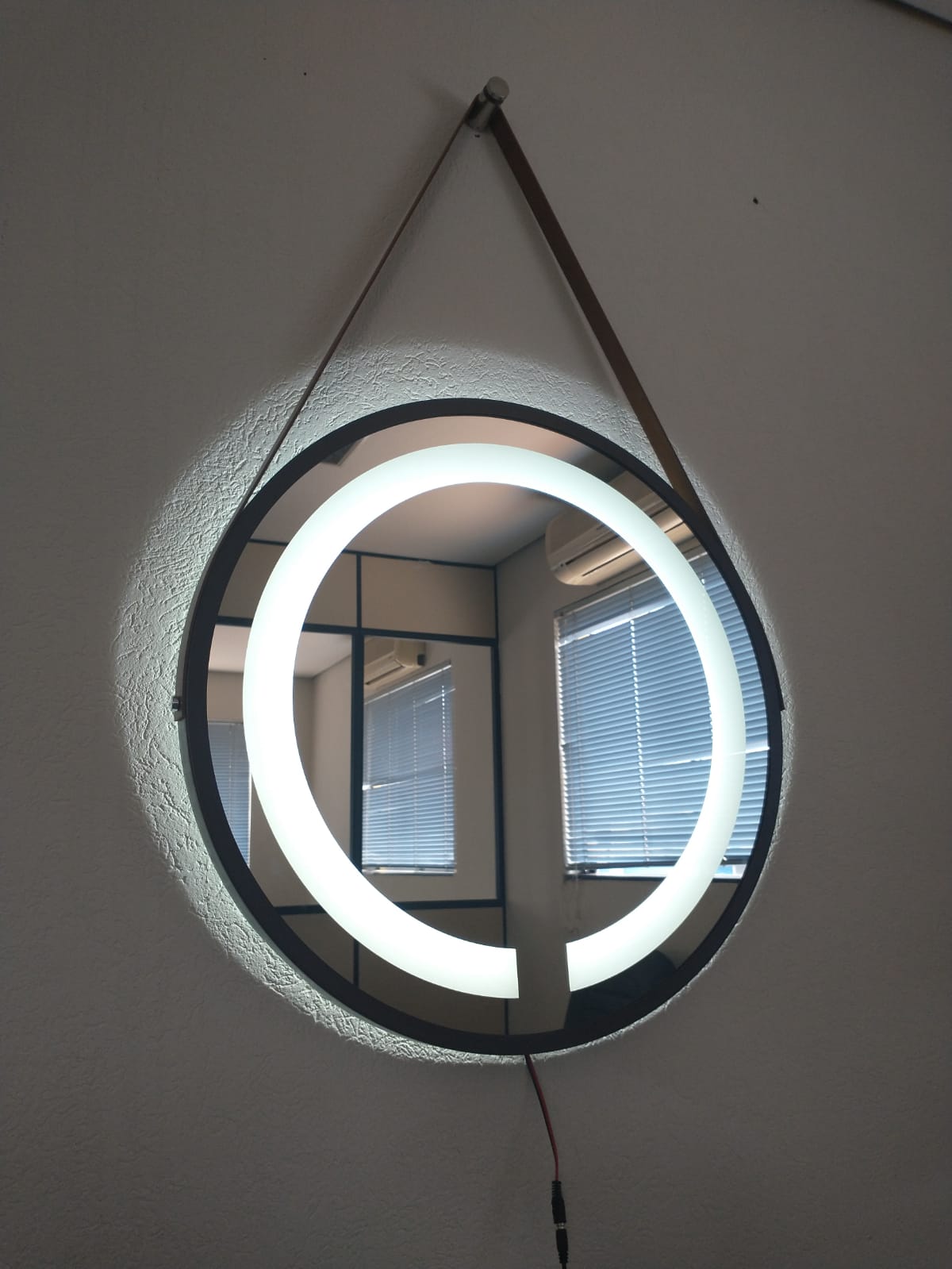 Espelho Led Frio Adnet 60 cm Marrom Alça Preta