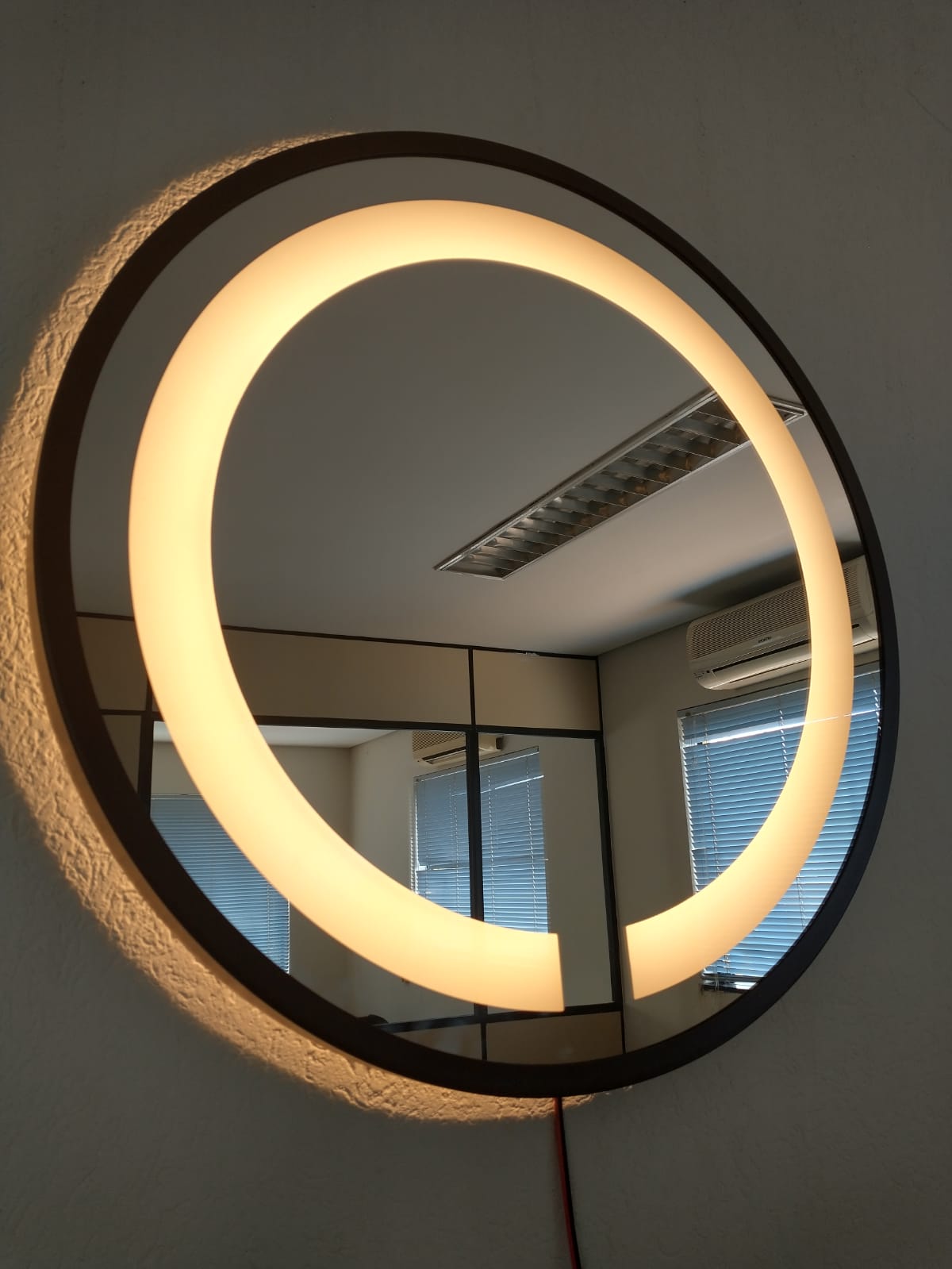 Espelho Led Quente Adnet 60 cm Moldura Marrom Sem Alça
