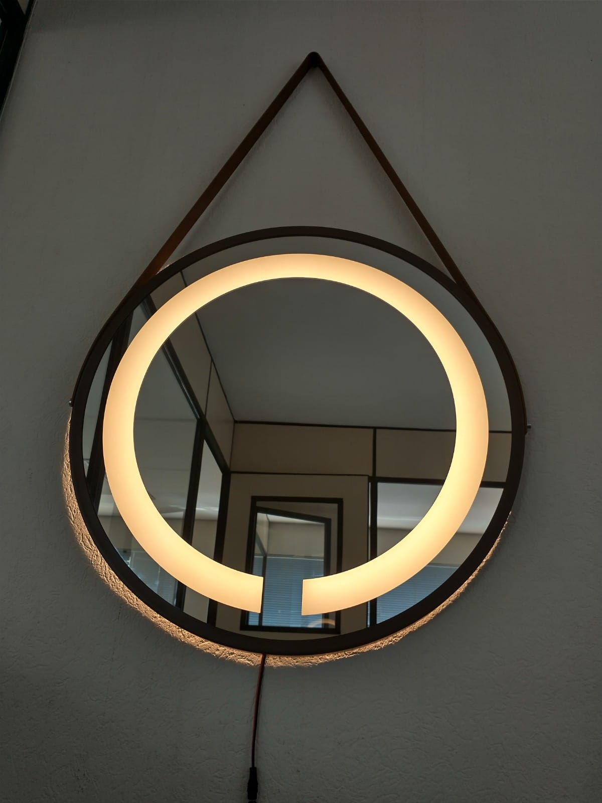 Espelho Led Quente Adnet 60 cm Preto Alça Preto