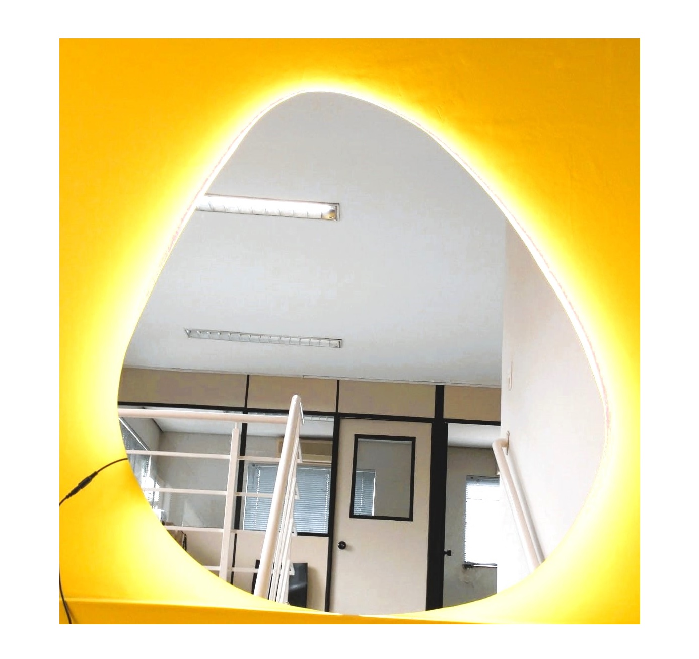Espelho Orgânico Decorativo Iluminado com Led Frio 80X90 cm