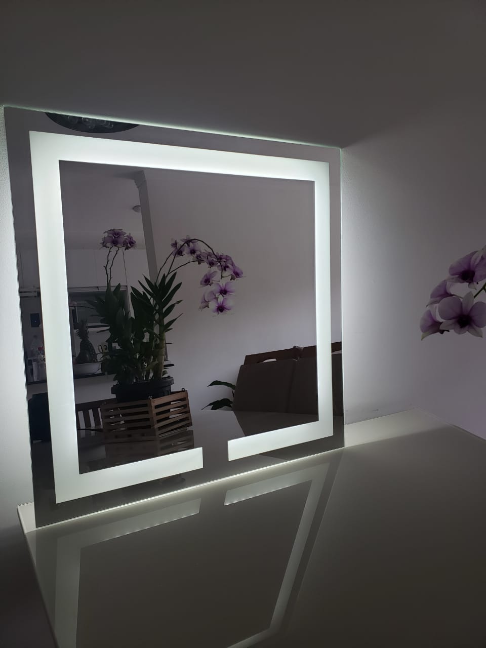 Espelho Quadrado Jateado Iluminado Com Led Frio 60x60cm Touch