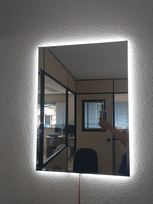 Espelho lapidado bisotê Iluminado com LED Frio 50x60cm TOUCH