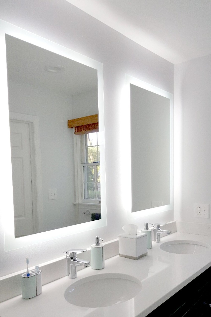 Espelho lapidado bisotê iluminado com LED frio - 50x70cm