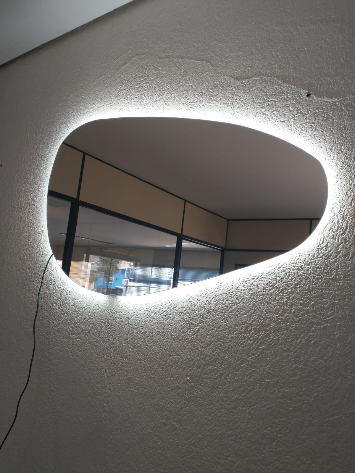 Espelho orgânico iluminado com led frio 45x80cm TOUCH