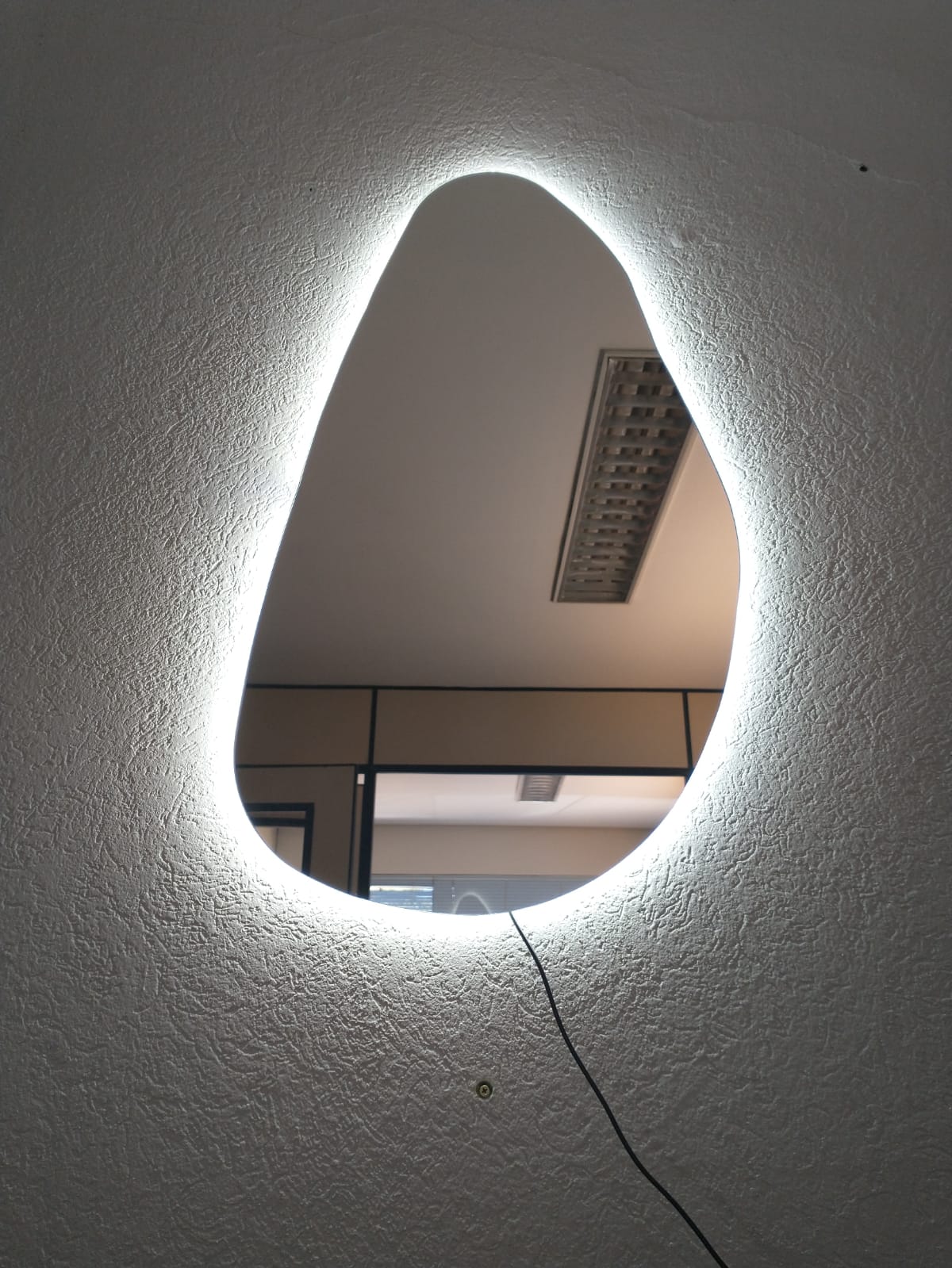 Espelho orgânico iluminado com led frio 45x80cm TOUCH