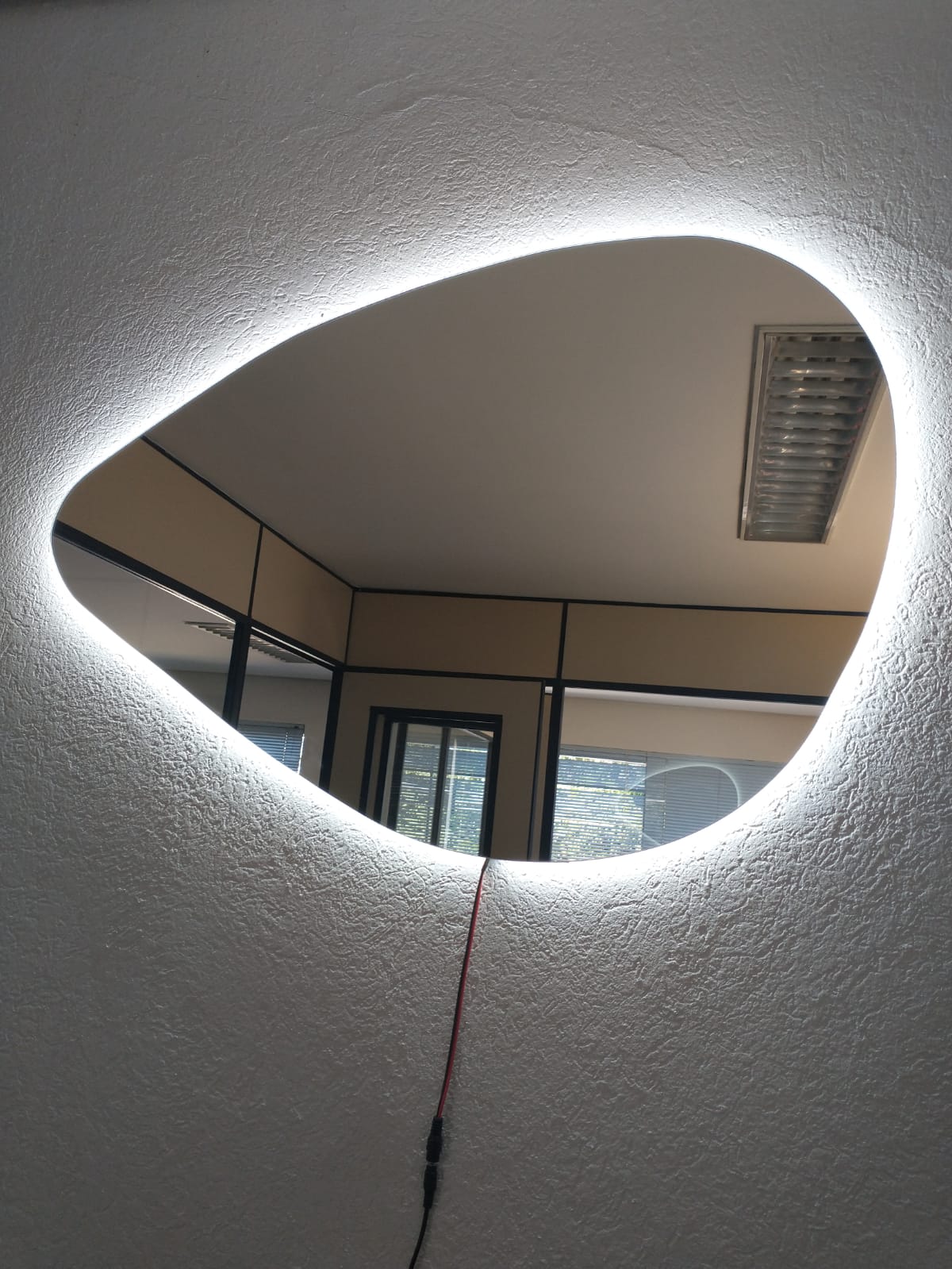Espelho orgânico iluminado com led frio 55x77cm TOUCH
